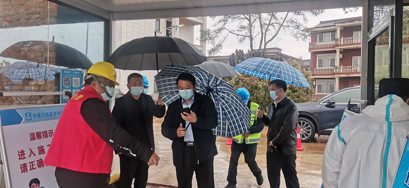 集團公司黨委委員、副總經(jīng)理羅輝赴西二環(huán)高速項目檢查疫情防控及項目推進工作